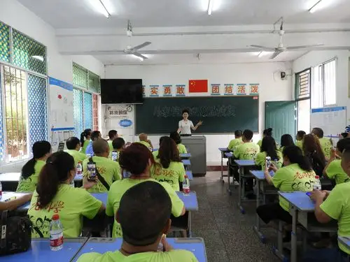 走出半生仍少年——养鹿中学89初2班30年聚会母校旧址活动掠影