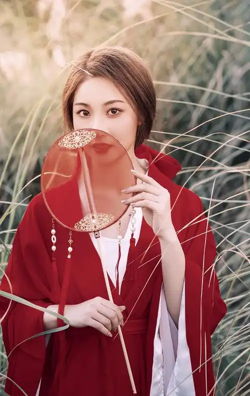 摄影师梁子的写真摄影作品《古装客片》