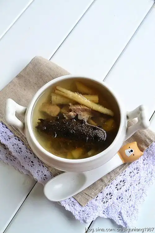 冬日里的养生靓汤【沙参猪瘦肉炖海参】