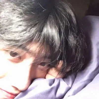 16岁小哥哥帅气一套照片头像