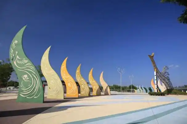 银川花博园寻幽探秘摄影/文字 阳光脚步春天的银川市