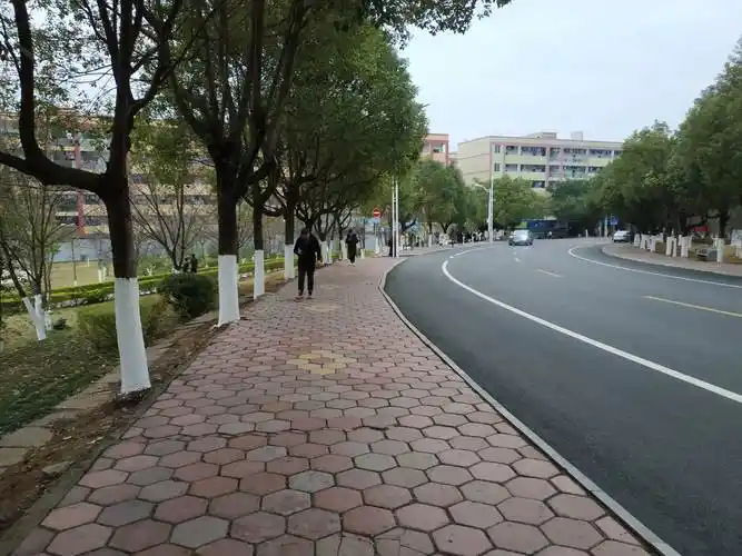 文明校园——贺州学院的亭台楼馆