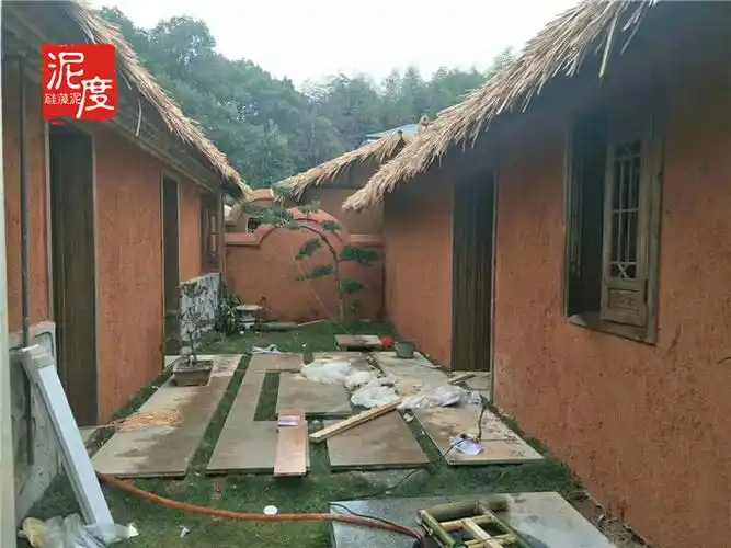 泥度乡村景区建设黄泥巴夯土墙装修案例