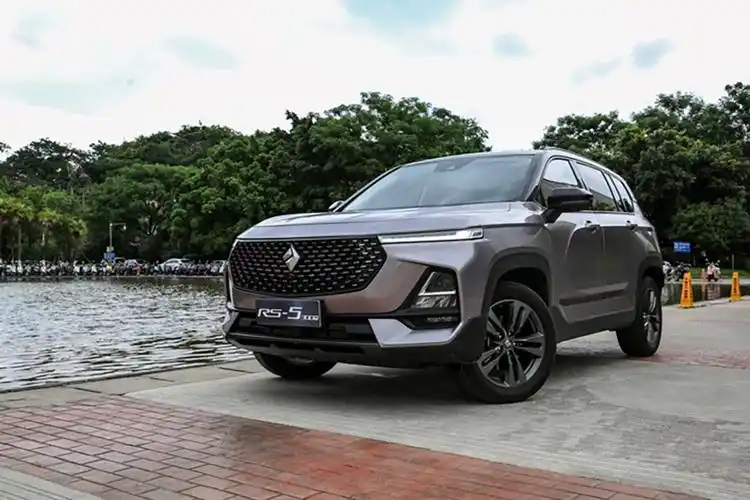 10万左右suv哪款好?优秀的新宝骏rs-5当仁不让