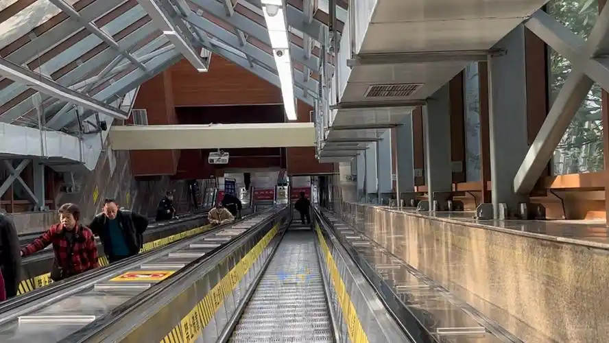 【第一视角pov】重庆皇冠大扶梯下行方向原声