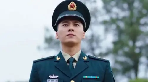 青岛# #李易峰主演号手就位青岛取景#4. 来自在青岛 - 微博