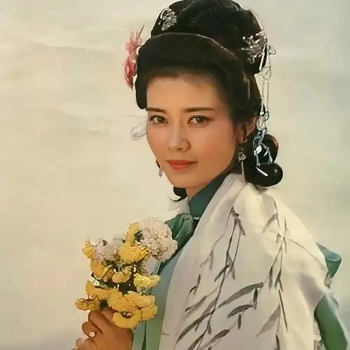 潘虹离婚35年后悔为了事业放弃感情今无子女成遗憾