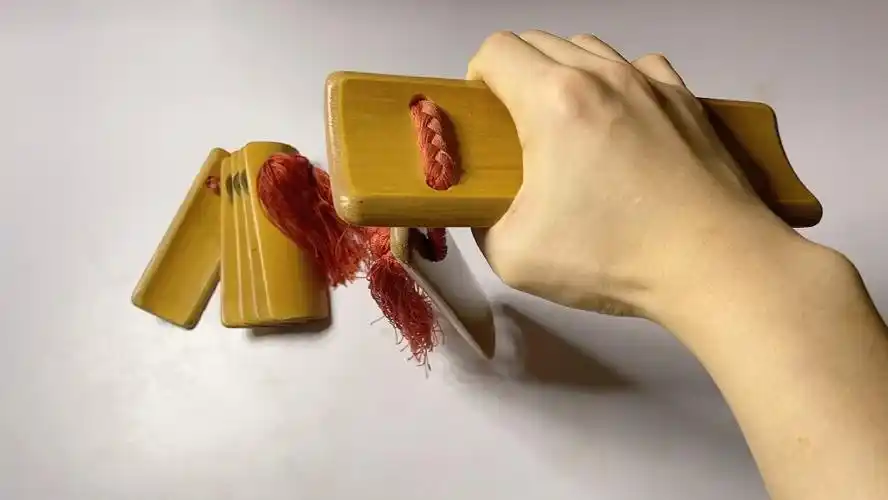 快板  大板的持拿方法