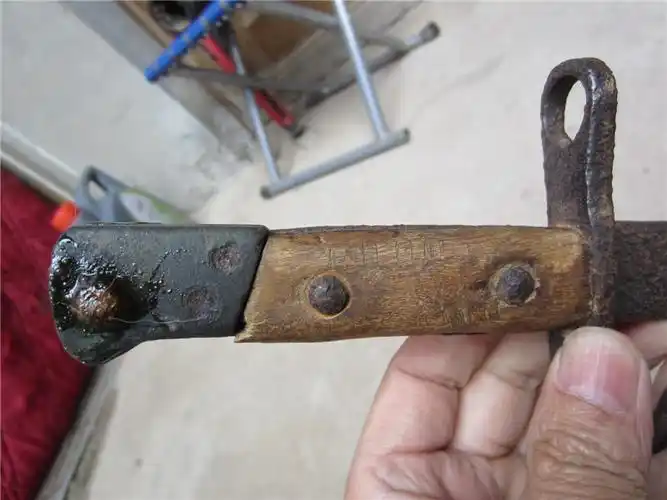 民国抗战带鞘枪刺一把