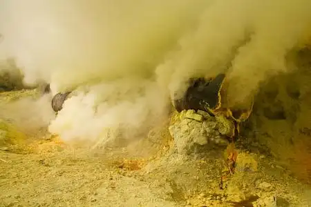 工矿业烟气中硫矿在爱静照片