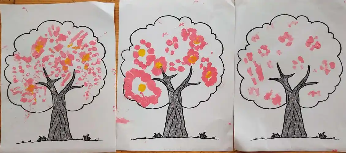 桃花朵朵开——北鄌郚幼儿园小班创意棉签画