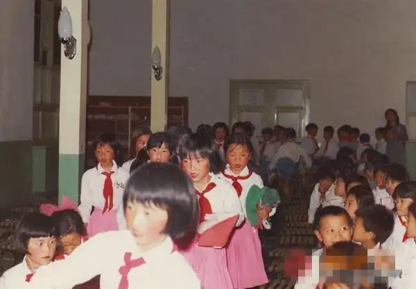 90年代经典照片:图1美女颜值不输范冰冰,图4如今已经消失