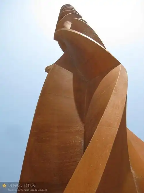 青海原子城纪念园朱育帆作品