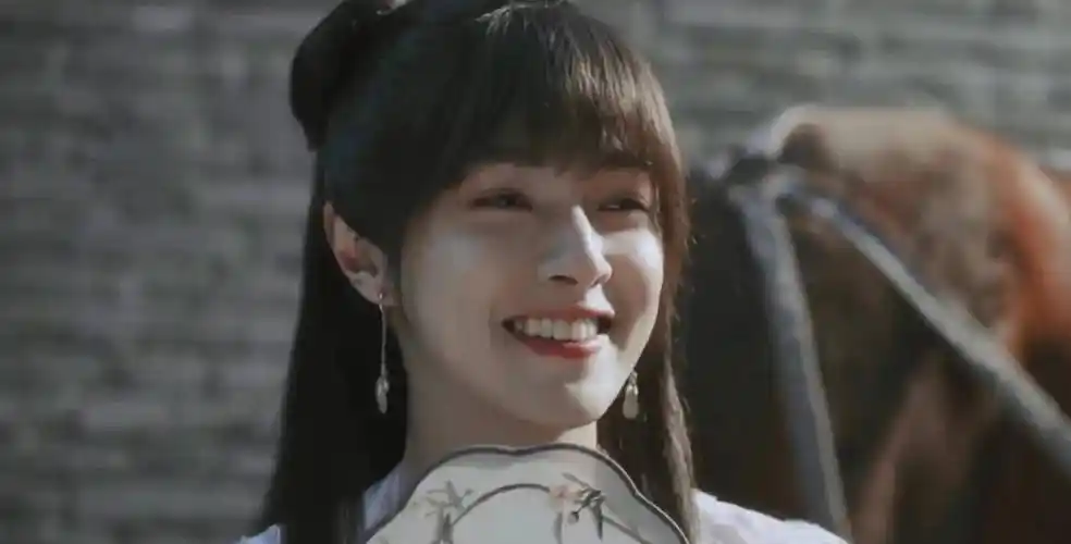 不是往胸部塞馒头就是男扮女装这8位男星的反串才对得住观众