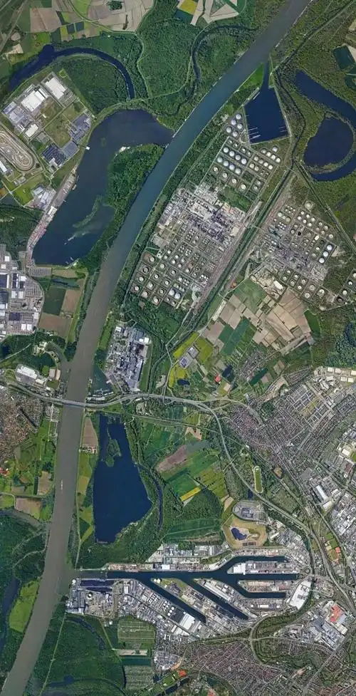 卫星地图看大河——运输繁忙,港口建设,管理先进的莱茵河