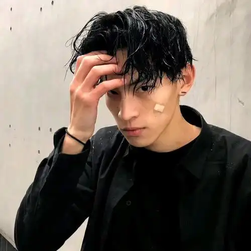 最新男头像个性一天心疼那么多次不会死掉