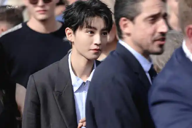 王俊凯苏系侧颜