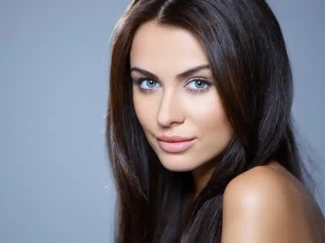 描述: 深色的蓝眼睛-写真高清壁纸 当前壁纸尺寸: 1920 x 1440