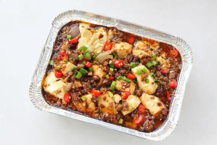 完胜烧烤大排档,家庭版锡纸烤豆腐,香辣过瘾吃起来真带劲儿!