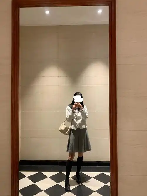 想看看jk们最近的的对镜自拍