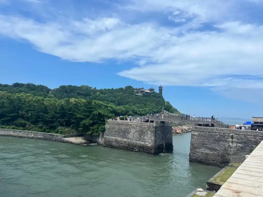 人间仙境蓬莱阁多少游客慕名而来我感觉看看图片就行了旅游业还是南方