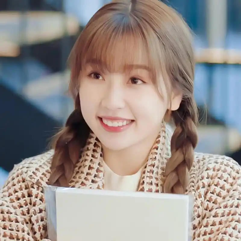 可爱的初礼头像 #欣欣子# #虞书欣# #初礼# #虞书欣月光变奏曲# #头像