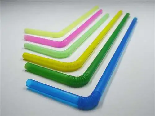 吸管是我们生活中常见的物品,除了用来喝饮料,还有很多神奇妙