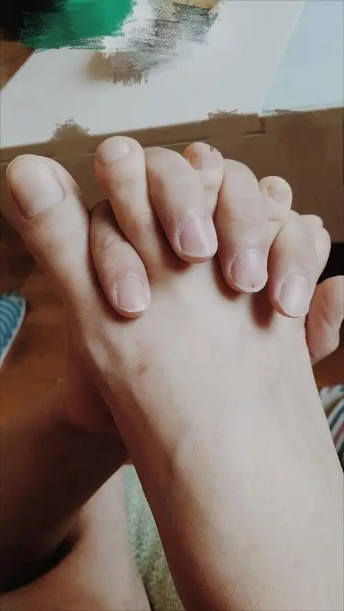 手牵着脚一起走一辈子