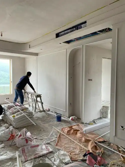 贴线条顺便去选墙漆颜色效果逐渐出来了开始期待最后的效果了#石膏线