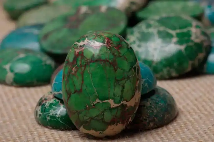 川东合成松石绿松石椭圆马眼戒面厂家直销