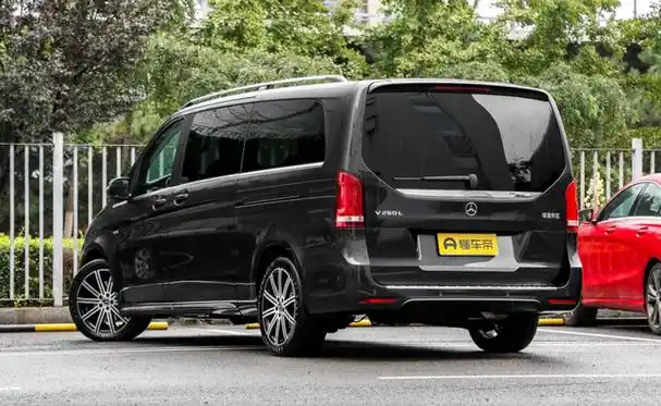 奔驰保姆车v260豪华版多少钱(奔驰保姆车v260豪华版多少钱一辆)