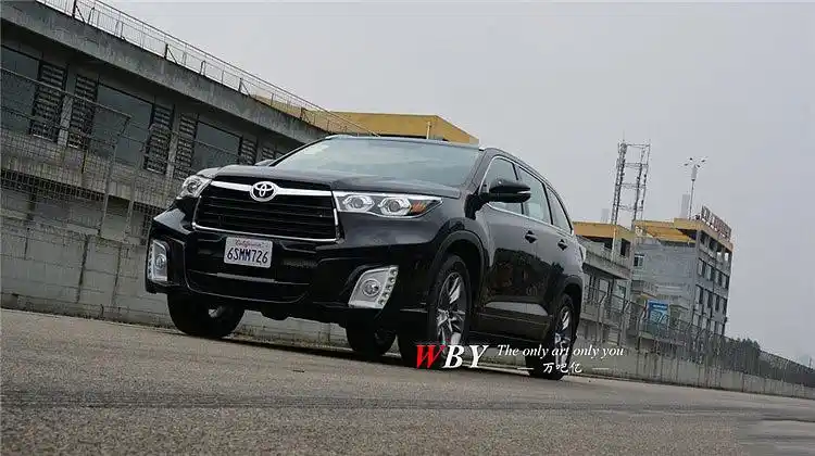 1518丰田汉兰达改装wald大包围前杠后杠前后雾灯