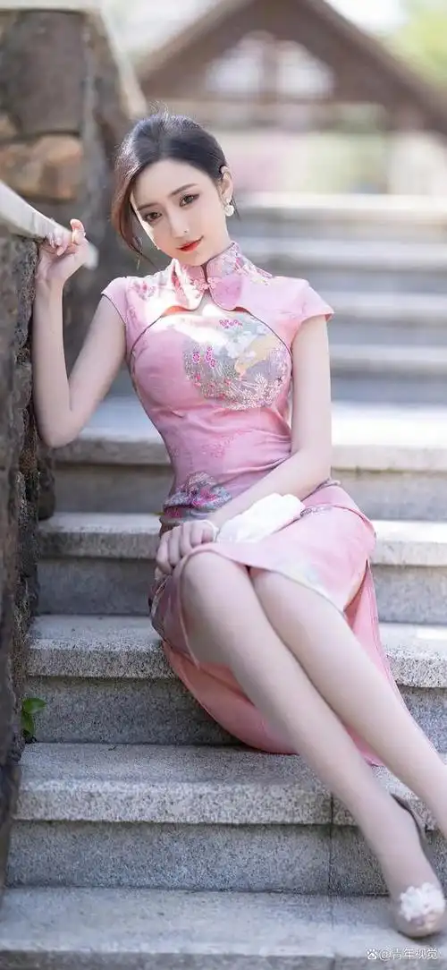 性感旗袍美女:始于颜值,忠于颜值