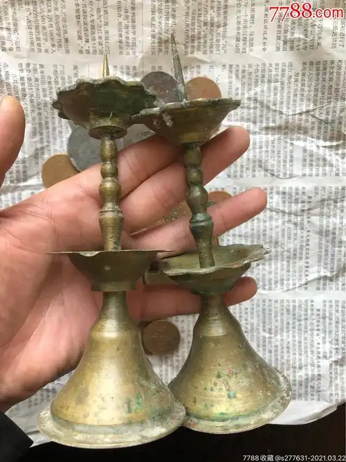 老黄铜厚重蜡烛台一对_价格220元_第1张_7788收藏__收藏热线