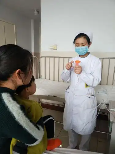 为患儿家属讲解雾化器的注意事项
