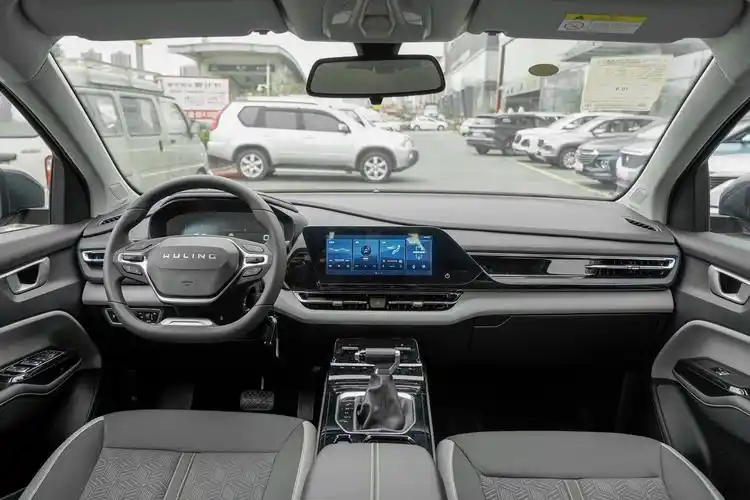 2020款 五菱凯捷 1.5t cvt 精英型内饰