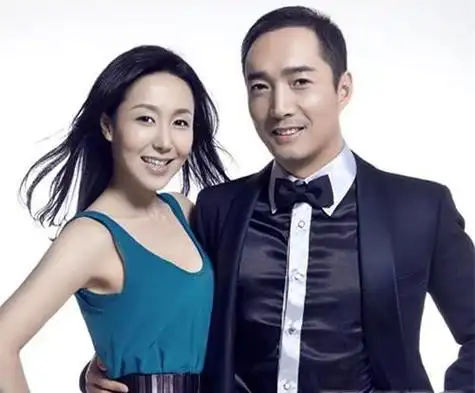 在现实生活中,李兰则是非常恬静温柔的人,李易祥还称赞老婆泡得一手好