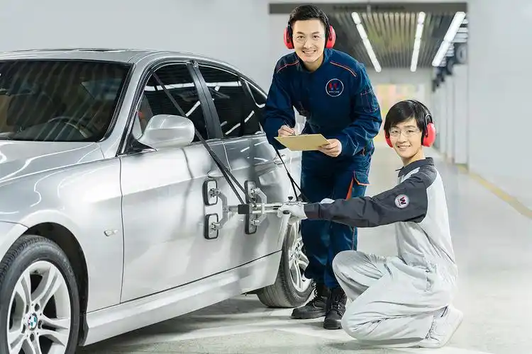 酒泉万通汽修学校地址学费(万通未来汽车技工学校招生,报名,费用,地址