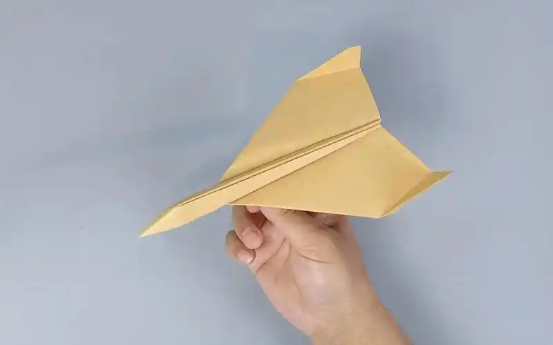 仿真回旋纸飞机,扔出去还能飞回来