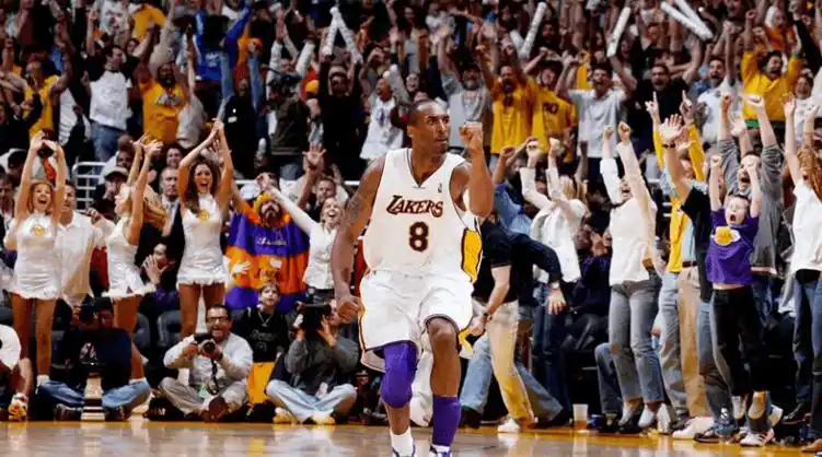 最后一战隔扣霍华德,还是哪个呢_科比·布莱恩特_比赛_扣篮