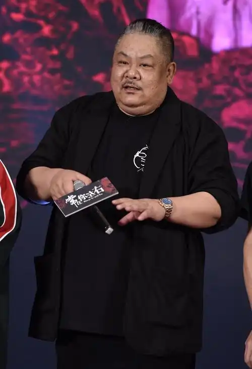 《ptu》也是杜琪峰几年才敢拍一部的个人作品,至于其他商业电影,林雪