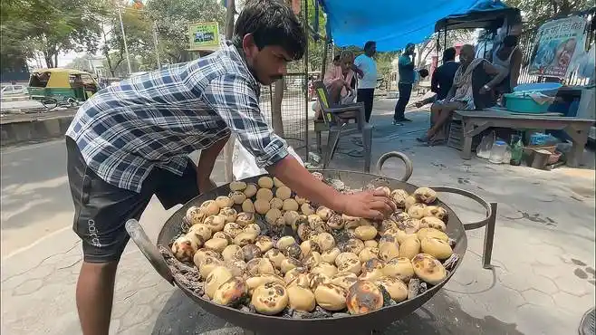 印度特色风味小吃,用神牛牛粪烤制而成,气味独特吃一口就上头