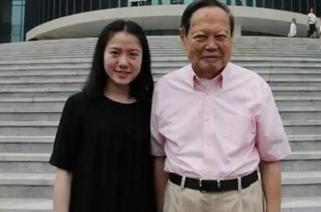 翁帆我爱杨振宁家人觉得嫁给他是荣誉我做老婆和继母都合格