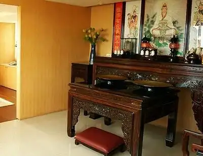 通常摆放神位的时候,我们建议摆放在流年的吉位,本命吉位.