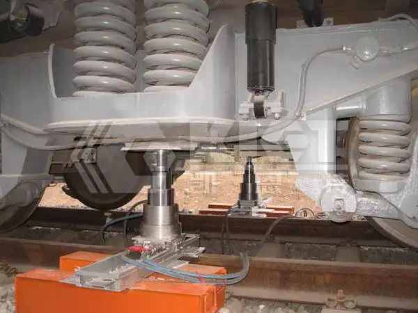 多级液压千斤顶用于用于机车维修顶升