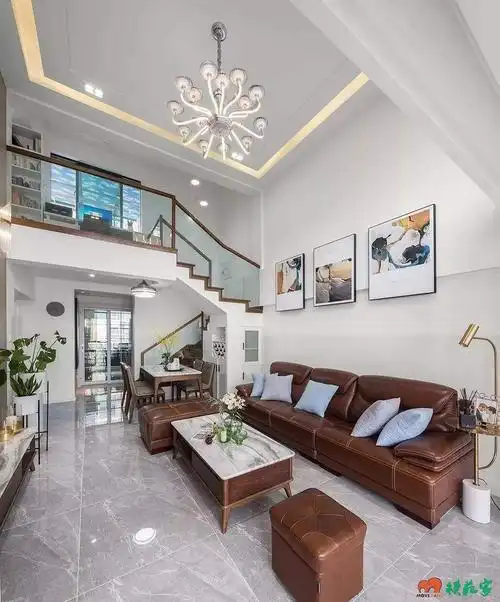 我喜欢128平复式楼,现代美式风装修,楼梯下方卡座式餐厅设计好巧! !