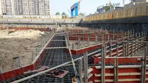 支撑梁模板支设