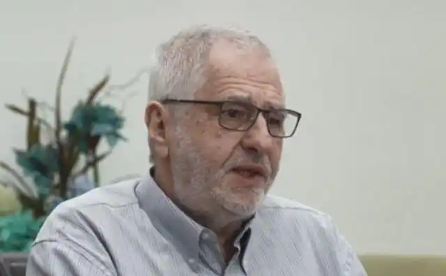 德国人汉斯在中国待了15年不想走还把护照永久居住地改成长沙