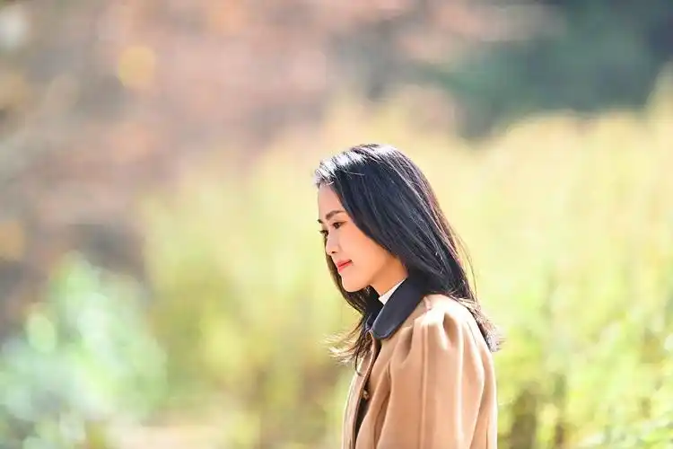 大学生们的的人像捌拾壹