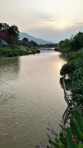水岸夕照